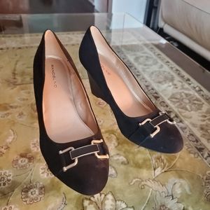 Bandolino Black Wedge Heels
